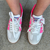 Back 70 Cloud Sneakers in Fluorescent Pink