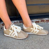 Back70 Asian Sneakers in Almond