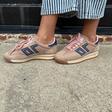 Back 70 Jogger Sneakers in Camel Pink Navy