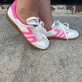 Back 70 Cloud Sneakers in Fluorescent Pink