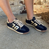 Back 70 Jogger Sneakers in Navy Gold
