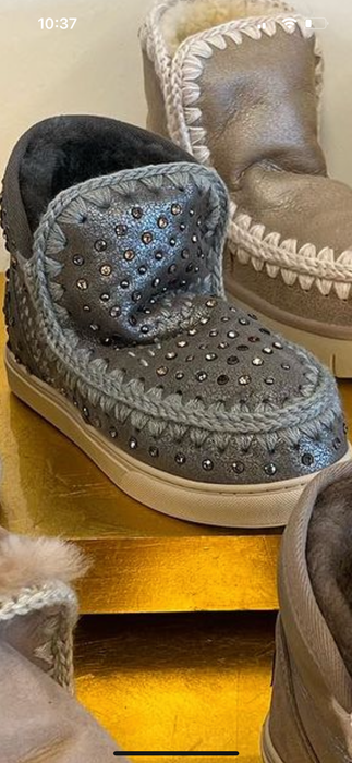 MOU Eskimo Sneaker Studs & Stitch